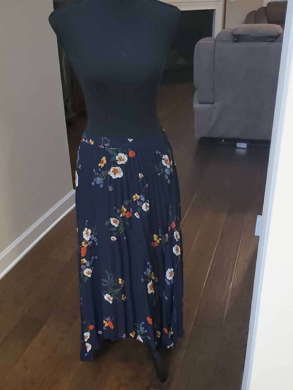Vince Camuto Navy Floral Pleated Maxi Skirt